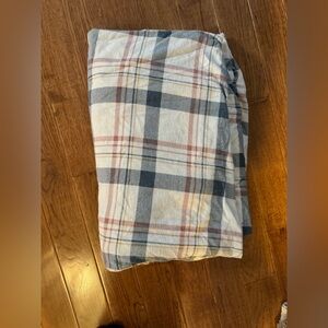 Queen Flannel fitted sheet - Threshold (Target) brand